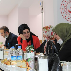 2 Nisan Dünya Otizm Farkındalık Günü Münasebetiyle Otizmli Çocuklarımızla Kahvaltıda Buluştuk - fotoğraf 7