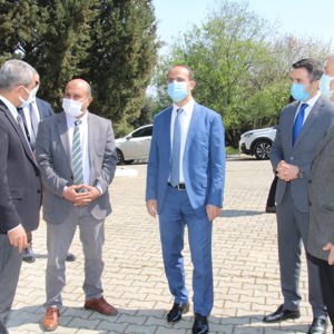 İl Müdürümüz Ömer Turan 2 Nisan Dünya Otizm Farkındalık Günü kapsamında Adnan Menderes Üniversitesi Ziraat Fakültesinde Otizmli çocuklarımız ile fidan dikimi etkinliğine katıldı - fotoğraf 3