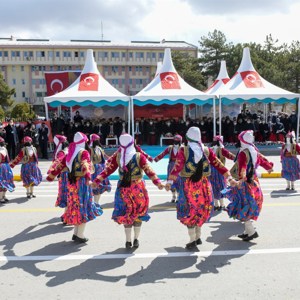 Van’ın Düşman İşgalinden Kurtuluşunun 103. Yılı Coşkuyla Kutlandı - fotoğraf 5