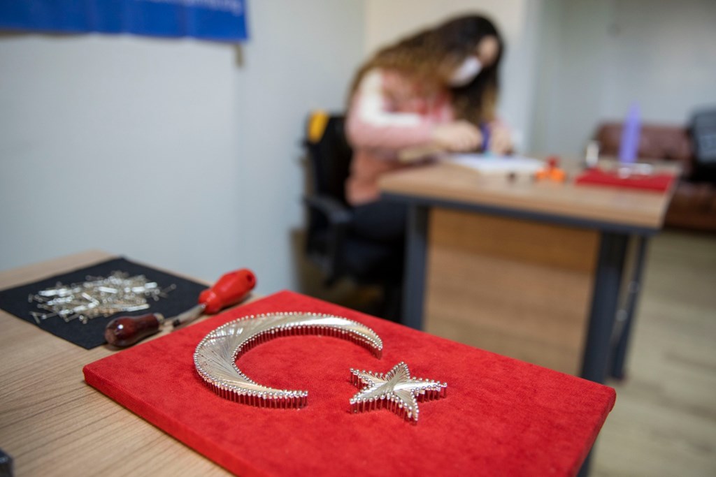 Türkiye'de Bir İlk İŞKUR Aracılığı ile Görme Engelliler İçin Filografi Kursu Açıldı