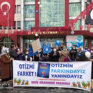 Erciş Sosyal Hizmet Merkezi Müdürlüğünce 2 Nisan Dünya Otizm Farkındalık Günü Etkinliği Düzenlendi - fotoğraf 1
