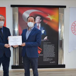 Covid-19 Süreci Çalışmaları Kapsamında Bakanımız Zehra Zümrüt SELÇUK tarafından imzalanan Teşekkür Belgeleri Personellere Teslim Edildi - fotoğraf 5