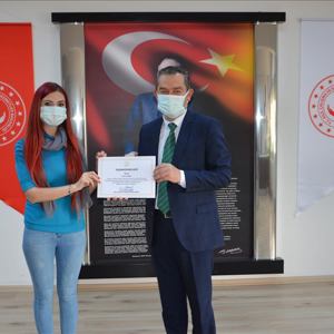 Covid-19 Süreci Çalışmaları Kapsamında Bakanımız Zehra Zümrüt SELÇUK tarafından imzalanan Teşekkür Belgeleri Personellere Teslim Edildi - fotoğraf 6