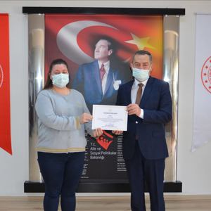 Covid-19 Süreci Çalışmaları Kapsamında Teşekkür Belgeleri  Personellerimize Teslim Edildi - fotoğraf 5