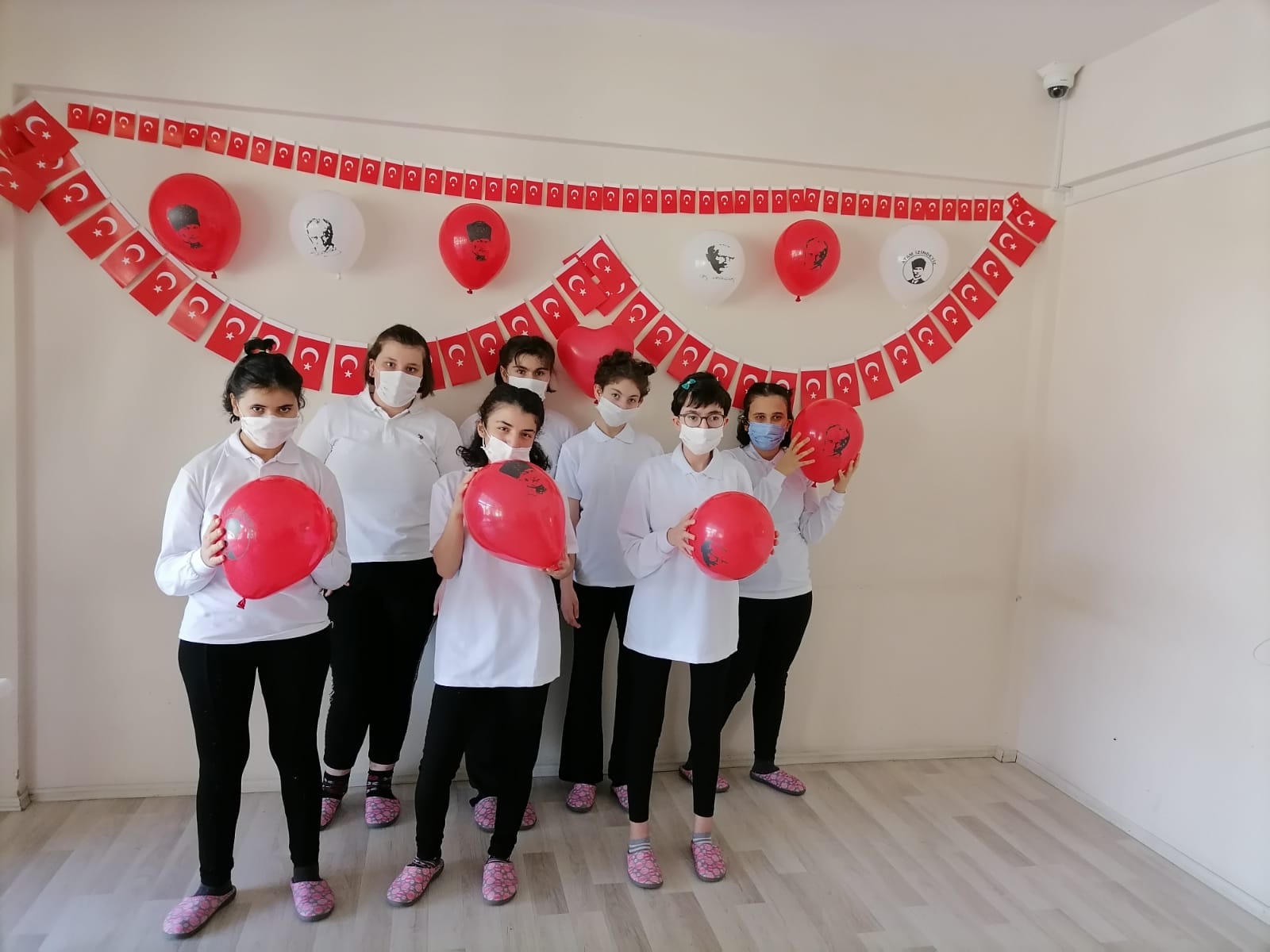 Çocuklarımız 23 Nisan Gösterisi Göz Doldurdu