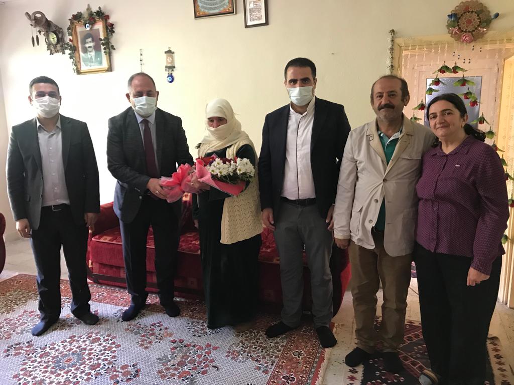  Anneler Gününde Şehit Aileleri Unutulmadı