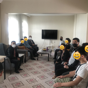 Vali Mehmet Emin  Bilmez, Eşi Meral Bilmez, İl Müdürümüz Tarık KUŞMAN ve Beraberindeki Protokol ile Şehit Ailelerini Ziyaret Ederek Bayramlarını Kutladılar - fotoğraf 4