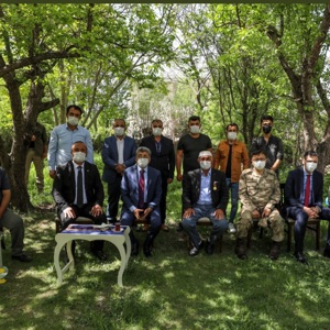 Vali Mehmet Emin  Bilmez, Eşi Meral Bilmez, İl Müdürümüz Tarık KUŞMAN ve Beraberindeki Protokol ile Şehit Ailelerini Ziyaret Ederek Bayramlarını Kutladılar - fotoğraf 14