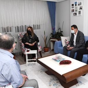 Valimiz Sayın Funda Kocabıyık, Anneler Günü Münasebetiyle Şehit Annelerini Ziyaret Etti - fotoğraf 4