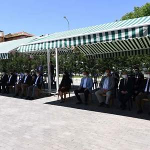 Valimiz Sayın Funda Kocabıyık Ramazan Bayramı Dolayısıyla Uşak Şehitliğini Ziyaret Etti - fotoğraf 10