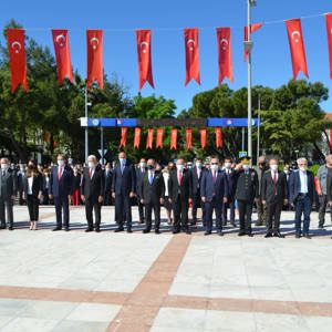 19 Mayıs Atatürk’ü Anma Gençlik ve Spor Bayramı kutlama programı gerçekleştirildi.  - fotoğraf 4