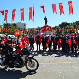 19 Mayıs Atatürk’ü Anma Gençlik ve Spor Bayramı kutlama programı gerçekleştirildi.  - fotoğraf 3