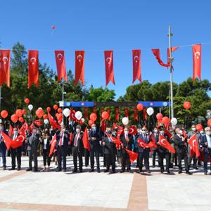 19 Mayıs Atatürk’ü Anma Gençlik ve Spor Bayramı kutlama programı gerçekleştirildi.  - fotoğraf 5