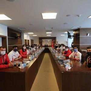 Bakan Yanık, 19 Mayıs’ta 19 milli sporcuyla buluştu - fotoğraf 1