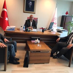 Engelli ve Yaşlı Hizmetleri Genel Müdürümüz Uzm. Dr. Orhan KOÇ'u İl Müdürümüz İbrahim AKYÜZ ve İl Müdür Yardımcımız Mahmut KILIÇ makamında ziyaret ettiler - fotoğraf 2