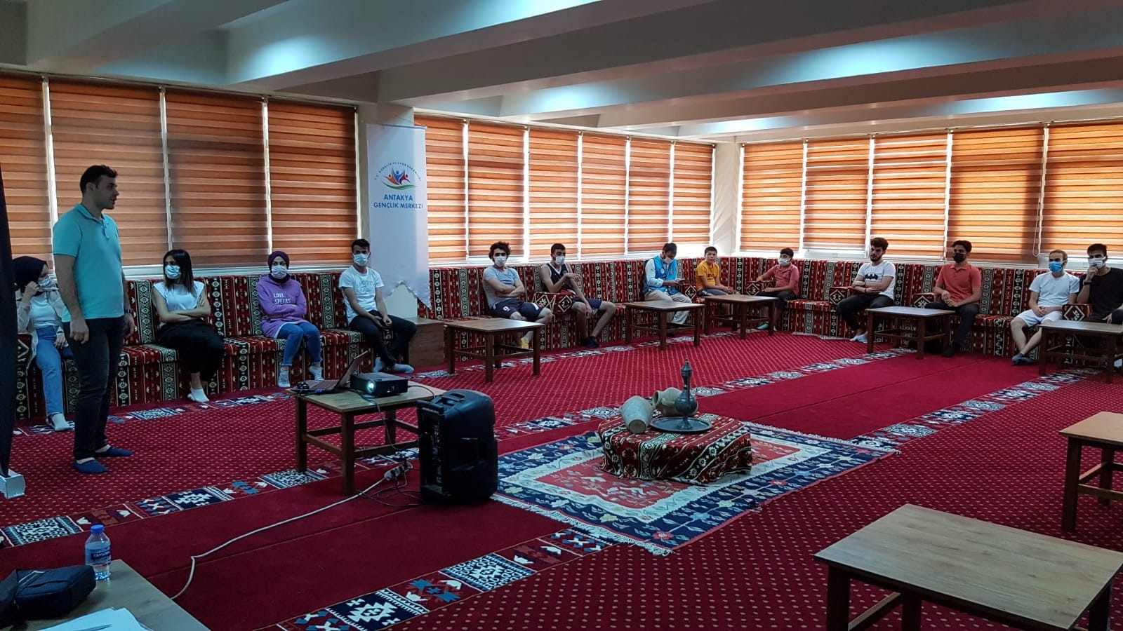 Antakya Gençlik Merkezi Kursiyerlerine “Gençler için Yaşam Becerileri, Çatışma ve Çatışma Çözme Becerilerinin Kazandırılması” Konulu Seminer Verildi.