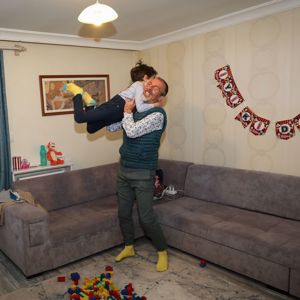 Koruyucu Babalıktan Bir Ailenin Doğuşuna Uzanan Duygusal Yolculuk - fotoğraf 8