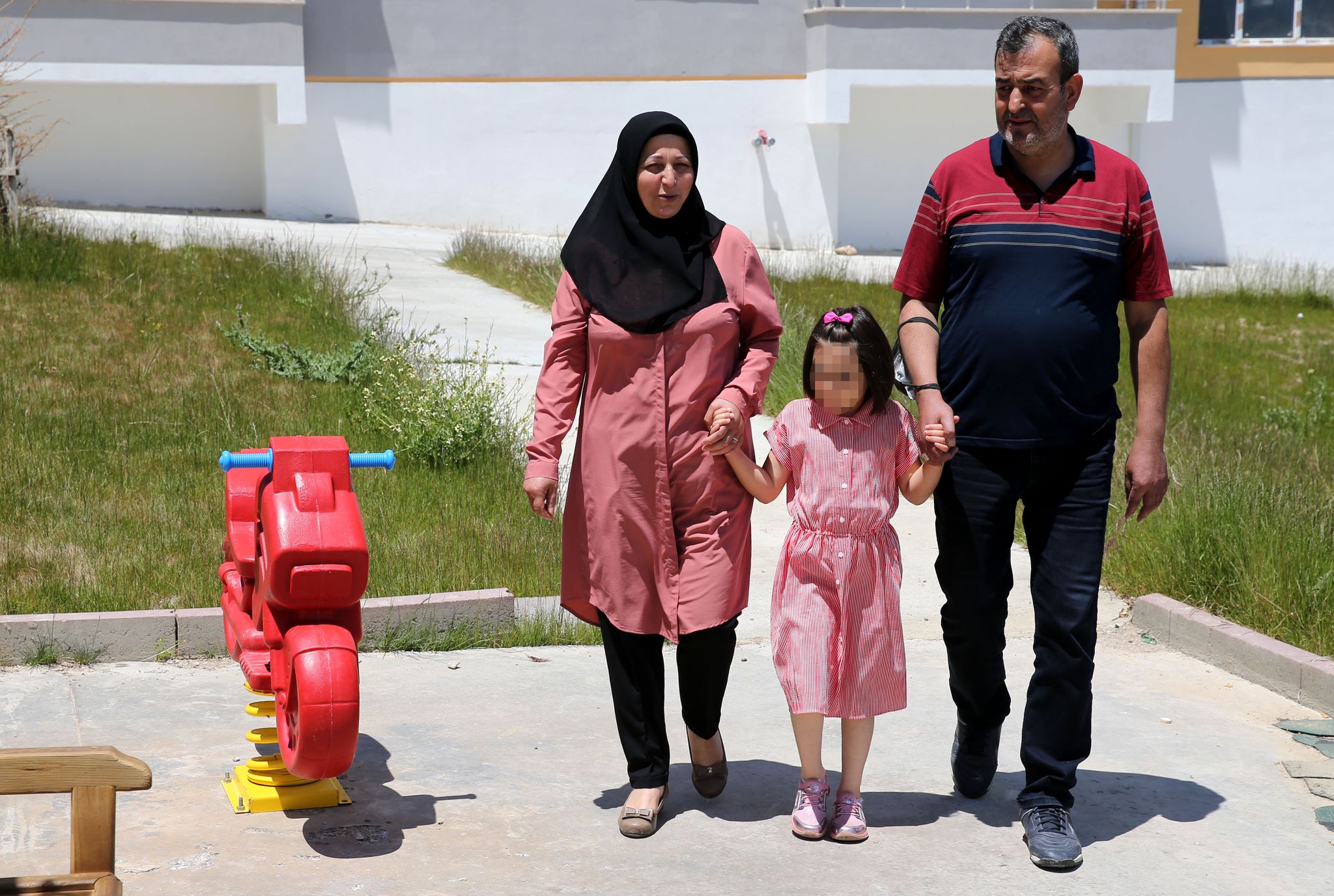 Koruyucu aile oldukları çocuklarla mutlu bir yuvaya kavuştular