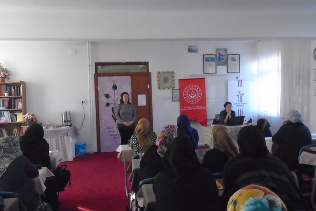 Bakanımız Sayın Yanık: “Aileyi Güçlendirmek İçin Düzenlediğimiz Aile Eğitim Programı'mızdan 2,2 Milyon Kişi Yararlandı”