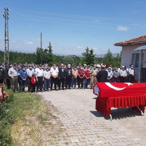 Kıbrıs Gazimiz Kadir ERCAN Son Yolculuğuna Uğurlandı - fotoğraf 1