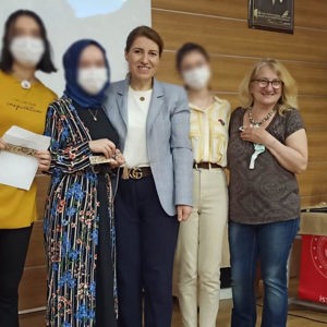 Gençlerimiz Çevrimiçi Münazara Turnuvası'nda fikirlerinin gücünü masaya yatırdı. - fotoğraf 3
