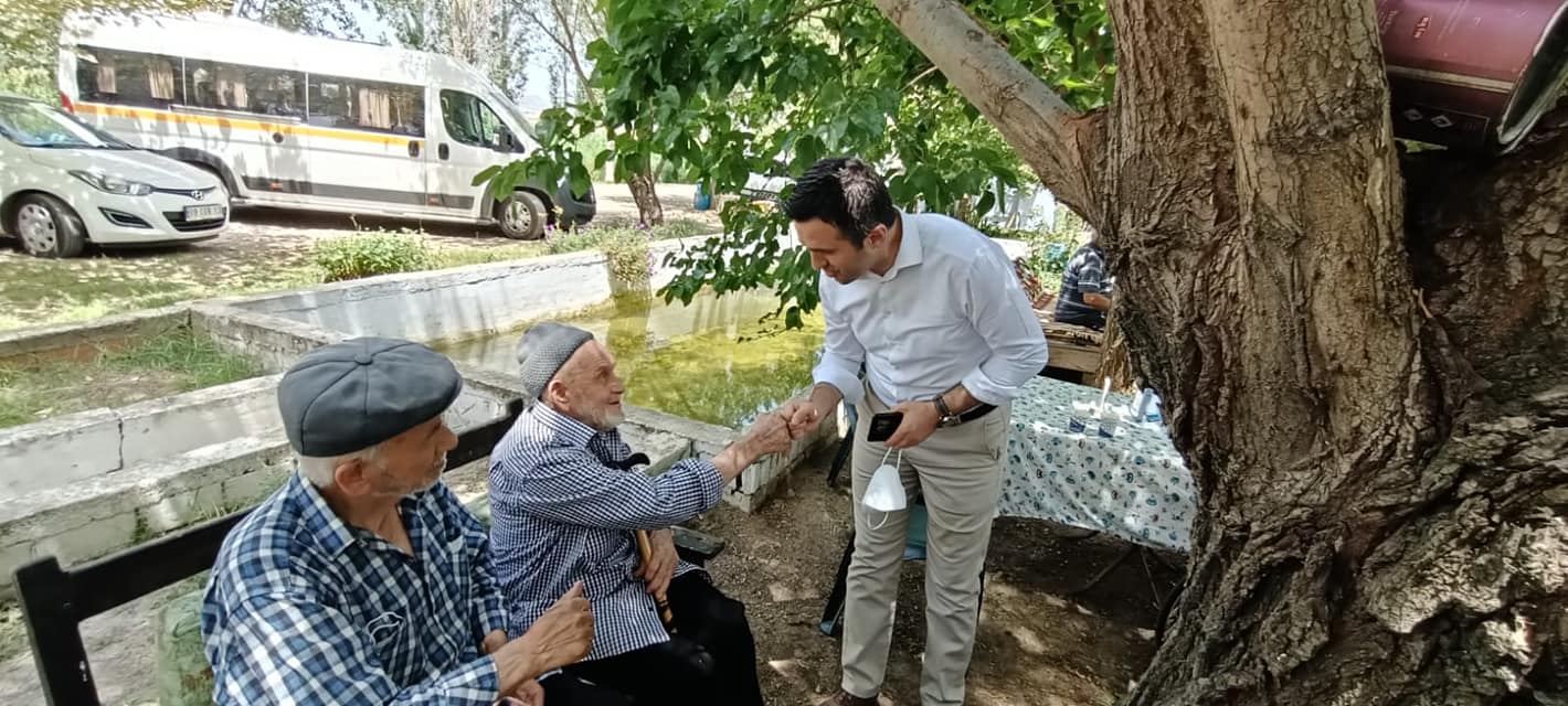 Müdürümüz Ömer Turan Pandemi Kısıtlamalarının Kaldırılması ile Yaşlılarımızla Piknikte Bir Araya Geldi