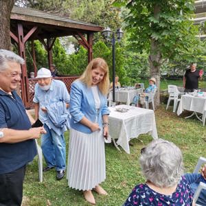 İl Müdürümüz Arzu GÜR ve Etiler Huzurevimizdeki büyüklerimiz, yeni haftaya birlikte "merhaba" dediler. - fotoğraf 2