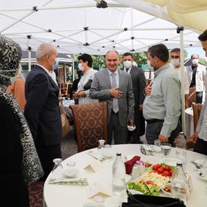 Vali Vahdettin Özkan ve eşi Dr. Ruhan Özkan, Şehit Aileleri ve Gazilerimizle Bir Araya Geldi - fotoğraf 1