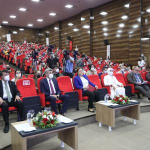 Aile ve Sosyal Hizmetler Bakanımız Derya Yanık, Van'da Kadın Kooperatifleri Doğu Anadolu Buluşması’na katıldı - fotoğraf 6