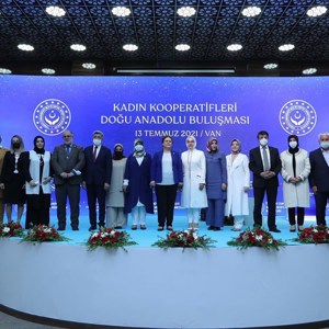 Aile ve Sosyal Hizmetler Bakanımız Derya Yanık, Van'da Kadın Kooperatifleri Doğu Anadolu Buluşması’na katıldı - fotoğraf 2