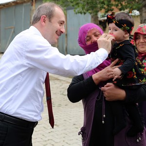 Bayburt Valisi Cüneyt EPCİM Öncülüğünde İlimizdeki Şehit Ailesi ve 15 Temmuz Gazisi Ziyaret Edildi - fotoğraf 4