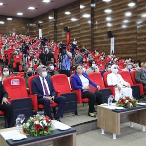 Aile ve Sosyal Hizmetler Bakanımız Derya Yanık, Van'da Kadın Kooperatifleri Doğu Anadolu Buluşması’na katıldı - fotoğraf 6