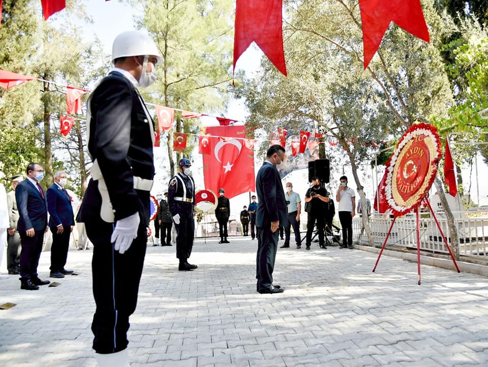 15 Temmuz Demokrasi ve Milli Birlik Günü programı çelenk sunma töreni ile başladı