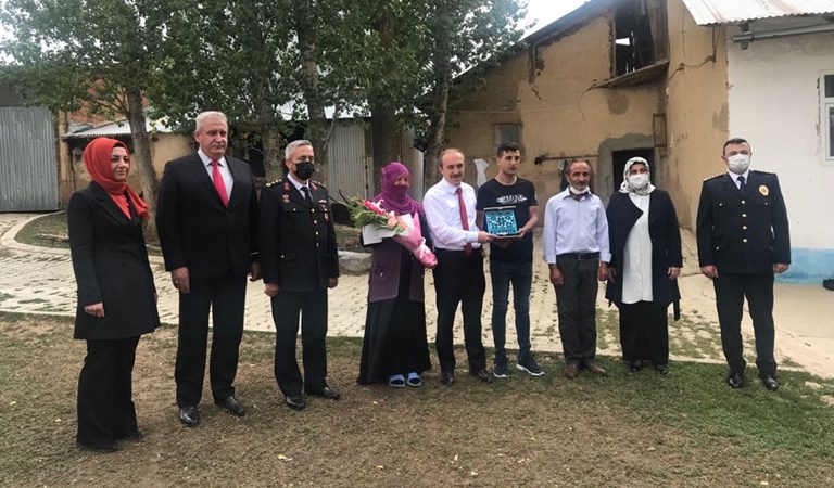 Bayburt Valisi Cüneyt EPCİM Öncülüğünde İlimizdeki Şehit Ailesi ve 15 Temmuz Gazisi Ziyaret Edildi