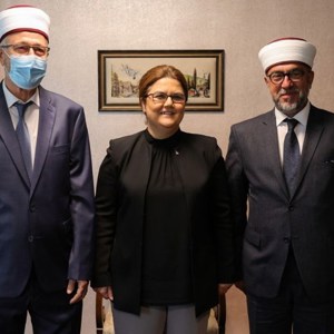 Bakanımız Derya Yanık, Gümülcine’de Dr. Sadık Ahmet’i anma törenine katıldı - fotoğraf 6