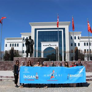 Elazığ'da Engelliler Farkındalık İçin Yürüdü, Halk Oyunları Oynadı - fotoğraf 1