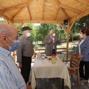 Bakanımız Sn. Derya Yanık, bayramda çocuklarımızın ve büyüklerimizin misafiri oldu. - fotoğraf 7