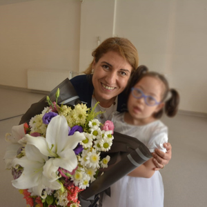 Bakanımız Sn. Derya Yanık, bayramda çocuklarımızın ve büyüklerimizin misafiri oldu. - fotoğraf 10