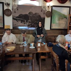 İl Müdür Yardımcımız Hülya ÖZDEMİR’in Sivas’a Tayin Olması Sebebiyle Veda Yemeği Düzenlendi  - fotoğraf 5