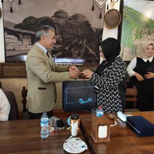 İl Müdür Yardımcımız Hülya ÖZDEMİR’in Sivas’a Tayin Olması Sebebiyle Veda Yemeği Düzenlendi  - fotoğraf 7