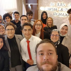 Bakanımız Yanık Kuruluşlarda Yetişmiş ve YKS’de Başarılı Olmuş Gençlerle Bakanlıkta Bir Araya Geldi - fotoğraf 6