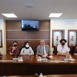 Bakanımız Yanık Kuruluşlarda Yetişmiş ve YKS’de Başarılı Olmuş Gençlerle Bakanlıkta Bir Araya Geldi - fotoğraf 5