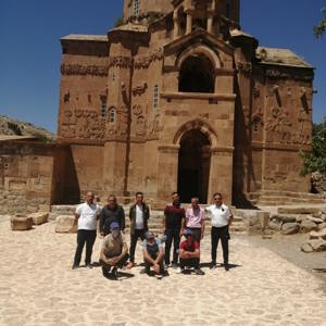    ERCİŞ ENGELSİZ YAŞAM, BAKIM REHABİLİTASYON VE AİLE DANIŞMA MERKEZİMİZDE KALAN ENGELLİLERE VAN İLİNDE BULUNAN TARİHİ YERLERE GEZİ DÜZENLENDİ - fotoğraf 4