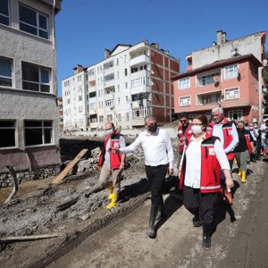 Bakanımız Yanık: “Bugün aktardığımız 10 milyon lira ile birlikte Kastamonu'ya toplamda 25 milyon liralık nakit desteği sağladık” - fotoğraf 3