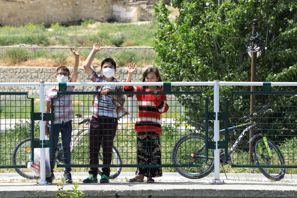 Bakanımız Derya Yanık: “İhtiyaç Sahibi Ailelerimizin Çocukları İçin Toplam 169 Milyon 165 Bin TL Sosyal ve Ekonomik Destek (SED) Ödemesini Bugün Yapıyoruz"