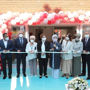 Emine Erdoğan Kasımpaşa Oya Kayacık Çocuk Evleri Sitesi'nin açılışına katıldı: "Hiçbir çocuğu yalnız bırakmamak temel vazifemizdir” - fotoğraf 3