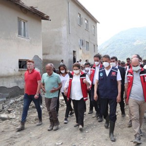 Bakanımız Derya Yanık: “Sinop'a 13 Milyon Lira Nakdi Yardım Göndermiştik. İhtiyaç Oldukça Nakdi Yardımlara Devam Edeceğiz" - fotoğraf 1