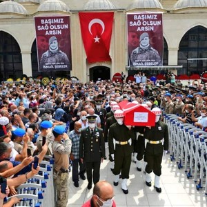 Şehit Uzman Çavuş İsmail ŞEBELEK Son Yolculuğuna Uğurlandı. - fotoğraf 2