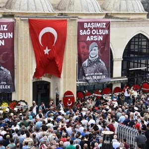 Şehit Uzman Çavuş İsmail ŞEBELEK Son Yolculuğuna Uğurlandı. - fotoğraf 7