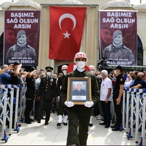 Şehit Uzman Çavuş İsmail ŞEBELEK Son Yolculuğuna Uğurlandı. - fotoğraf 1
